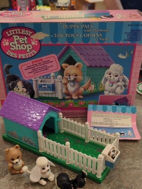 Littlest Pet Shop Playhouse with Purple Roof & Green Base
